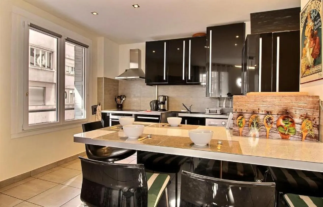 Lyon Superbe Appartement Parc Tete D'Or 95 M2 Clim Parking 0*,  Frankreich