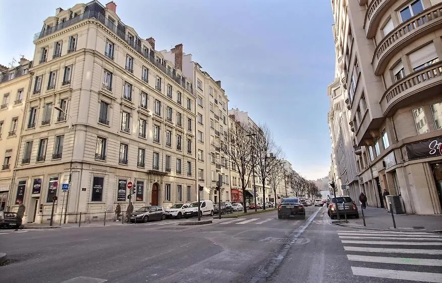 Lyon Superbe Appartement Parc Tete D'Or 95 M2 Clim Parking 0*,  Frankrijk